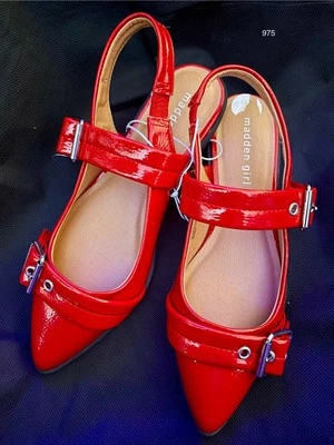 Planos rojos Madden Girl con punta en punta y correas Mary Jane Foto 1 de 4
