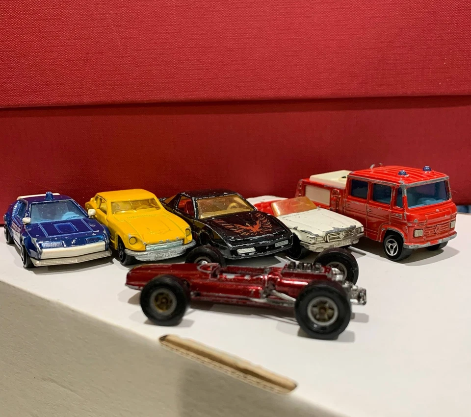 Modelos antigos de metal fundido Majorette Pontiac & Alpine & Ferrari & Datsun & Pompier - Imagem 1 de 4