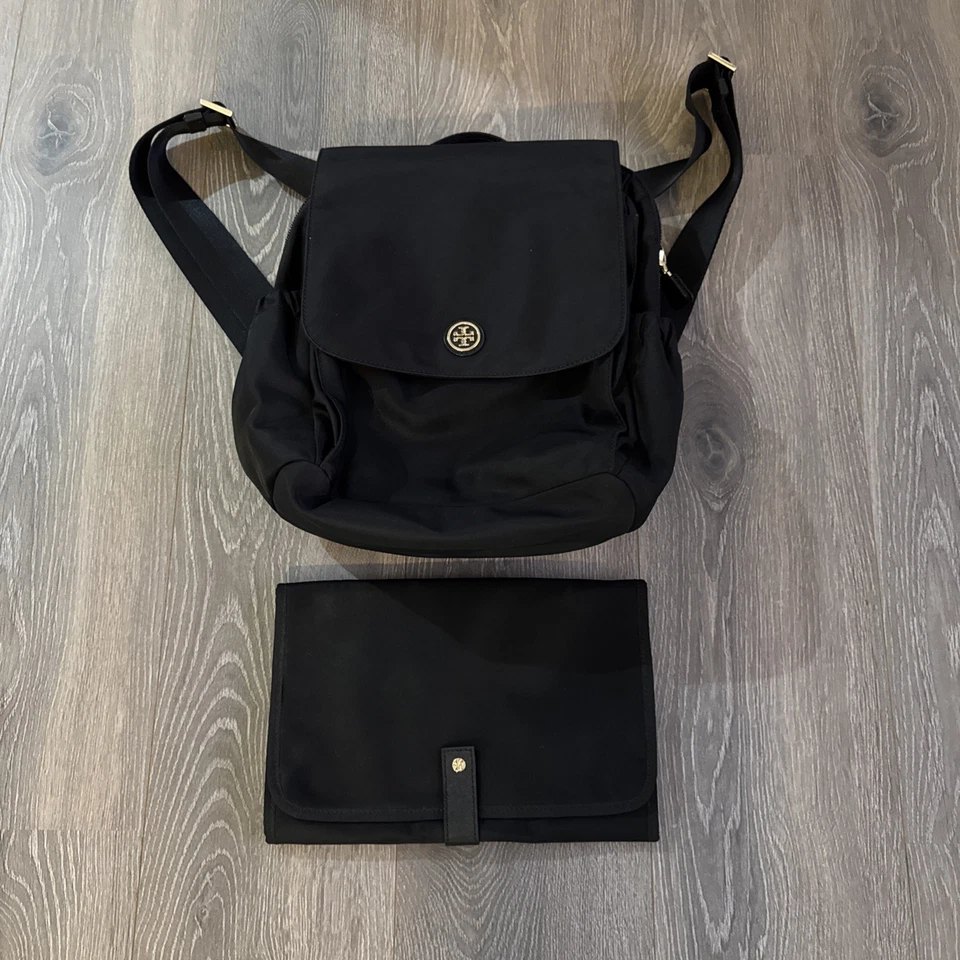 Bolsa de pañales Tory Burch con cambiador mochila rara usada nailon dorado Foto 1 de 4