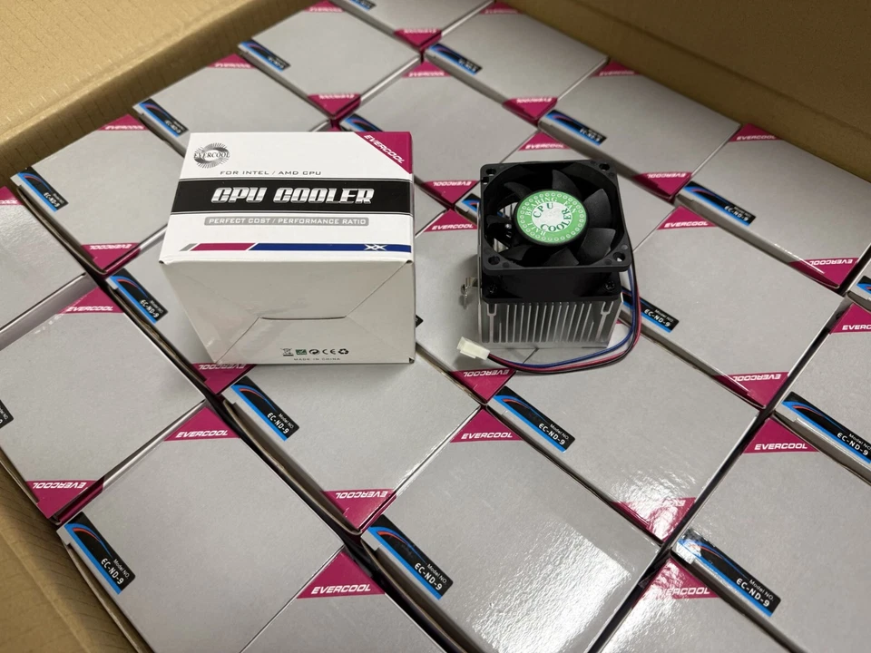 Socket A/370/462 CPU Fan and Heatsink - Image 1 of 2