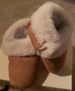 Ugg Unisex Child I SOLVI Leather Fashion Bootie XS 0-6 Months - Picture 1 of 8