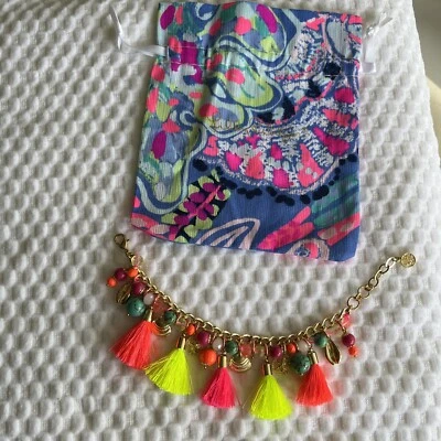 Brazalete Lilly Pulitzer Boho Beach Resort Borla Concha Cuentas Dorado Distintivo NUEVO Foto 1 de 4