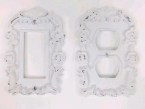 2 Placca presa design decorazione fiori bianchi ghisa metallo spina e coperchio luce - Foto 1 di 8