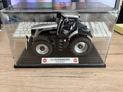 Siku 1:32 Edizione 2009 JCB 8250 In Condizioni Nuove Con Scatola Di Plastica - Immagine 1 di 4
