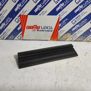Taco De Soporte De Radiador Fiat Regata Original 4457318 - Imagen 1 de 6