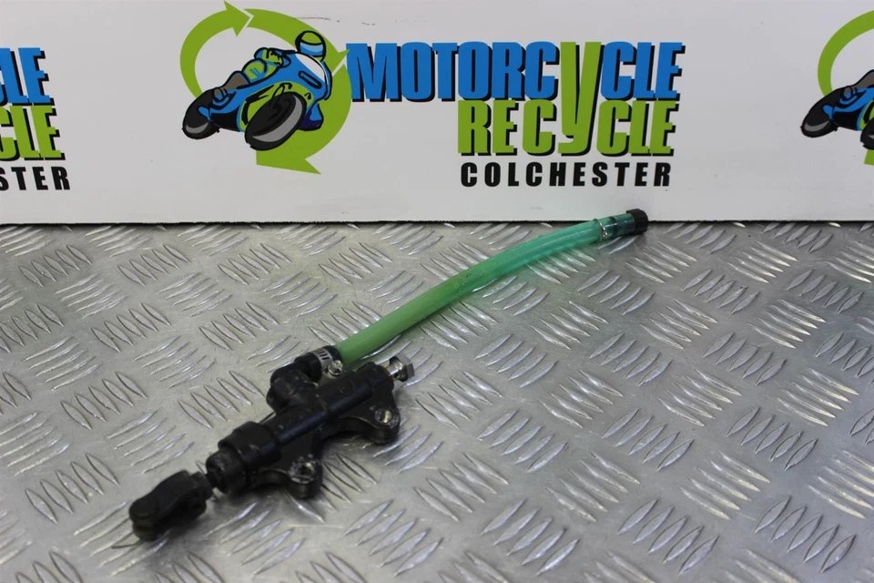 Cilindro maestro de freno trasero Kawasaki ZX-7R 1996 a 2003 ZX7R Ninja ZX750P B123 Foto 1 de 4