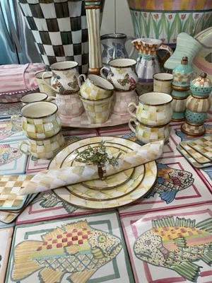 Plato de cena esmaltado a cuadros pergamino MacKenzie-Childs Foto 1 de 4