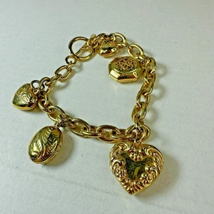 Vintage Armband Herz Medaillon goldfarben Charm Hänger Knebelverschluss - Bild 1 von 5