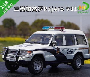 1: 18 Mitsubishi Pajero V31 Jeep Police Car Model Ornament - Picture 1 of 8