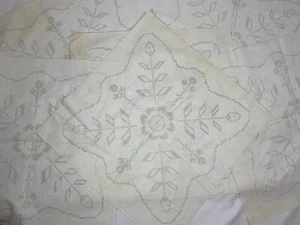 6 Vintage neu aus altem Lagerbestand unvollendete Stickerei quadratische Kissenpaneele Blume Schneeflocke - Bild 1 von 8