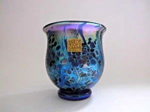 A ISLE OF WIGHT STUDIO GLASS VASE - Picture 1 of 6