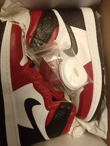 Nike Air Jordan 1 Retro High OG Satin Snake Chicago - UK 7.5 /US 10 Brand new - Foto 1 di 6