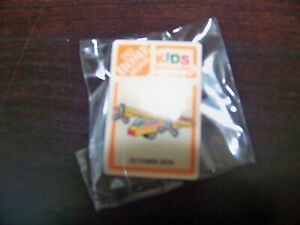 HOME DEPOT NEW PIN--KIDS WORKSHOP-- AIRPLANE--( PLUS -- READ )