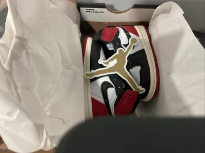 BABY NIKE AIR JORDAN 1 RETRO ALTO NIÑO PEQUEÑO (TD) Talla 3C BLANCO/ROJO (FD1413-106) Foto 1 de 4