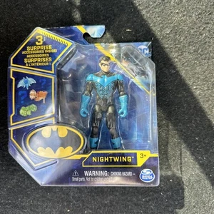 NEW 2020 DC NIGHTWING 4” ACTION FIGURE + 3 SURPRISE ACCESSORIES - Picture 1 of 10