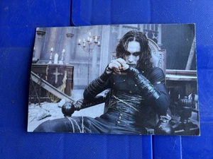 THE CROW Brandon Lee Werbe Postkarte 1994 Küche Spüle Presse - Bild 1 von 2
