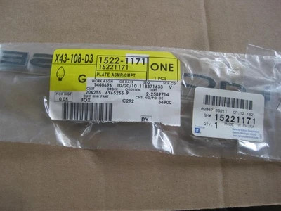 NEW OEM 2005-2009 Buick LaCrosse Nameplate Trunk Lid Emblem 15221171 - Image 1 of 2