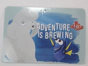 Calcomanía de letrero de decoración de pared arte Finding Dory Nemo Disney's Pixar ADVENTURE IS BREWING - Imagen 1 de 1