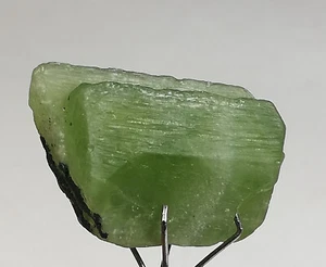 20 CARATS NATURAL GREEN PERIDOTE CRYSTAL FROM PAKISTAN, (DF-4), - Picture 1 of 16