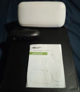 VR headset with remote - Picture 1 of 4