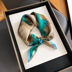 100% Mulberry Silk 21'' Small Scarf Women Neckerchief Wrap Green Chinese Crane - Picture 1 of 5