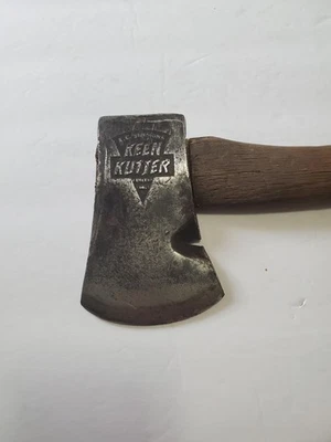 Hacha Keen Kutter vintage E C Simmons con extractor de uñas. Hacha de teja Foto 1 de 4