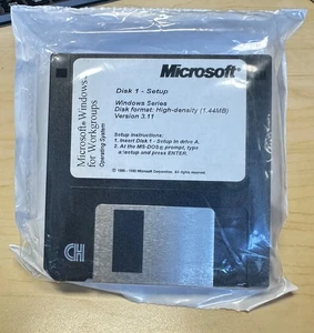 Microsoft Windows for Workgroups software on 3.5 inch floppy discs - Picture 1 of 1