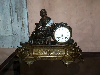 Ancienne pendule à restaurer en regule Les Saints Evangiles - Photo 1/4