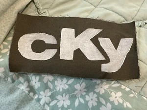 LIMITED EDITION CKY !!! 2 SELTENE PATCHES / EXKLUSIVES POWER BOX LADEGERÄT - NEU - Bild 1 von 7