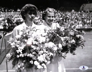 DORIS HART 10X WIMBLEDON GANADOR CORTE DE TENIS FIRMADO AUTOGRAFIADO 8x10 BECKETT BAS - Imagen 1 de 3