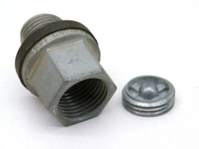 Crouse-Hinds CH1682 Threaded Hex Hub Plug 1/2" NPT - Image 1 of 4