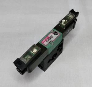 Numatics M1LSS411M Magnetventil mit 24V DC Spule - Bild 1 von 5