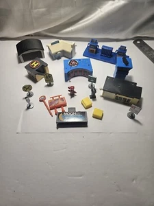 Micro Machines Travel City Lot Buildings Playset Parts & Pieces  Accessories - Picture 1 of 7