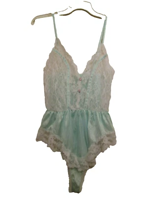 复古绿色丝绸尼龙泰迪白色透明花边上部和褶皱意大利面表带 尺寸 M — 第 1/4 张图片