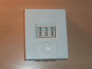 Telekom T-DSL Splitter POSN:PI N4+/S9029581 B35 10 011 00 40 202 387-1517659 - Bild 1 von 3