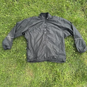 Chaqueta cortavientos Nike negra con media cremallera - Talla M - Ligera y resistente al agua - Imagen 1 de 2