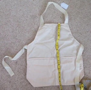 CHILDS CREAM PLAY WORK APRON WITH POCKETS + RIBBON TIES - NEW - Picture 1 of 3