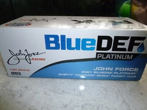 NHRA PEAK PERFORMANCE JOHN FORCE 2021 BLUEDEF PLATINUM CHEVY CAMARO 1.24 NUEVO - Imagen 1 de 4
