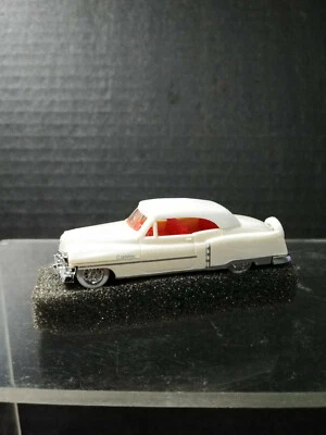 1/87 REVELL PRALINE COLLECTABLE CLASSIC 1954 CADILLAC SERIES 62 EL DORADO WHITE - Image 1 of 4