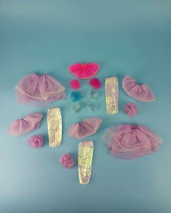 Lotto Barbie bambola Mattel anni 90 viola rosa maglia volant gonne iridescenti fiocchi capelli - Foto 1 di 8