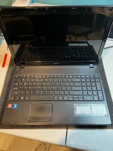 Acer Aspire 5253-BZ893 15.6" Laptop AMD C-Series C-50 1.0GHz NO RAM NO HDD - Picture 1 of 9