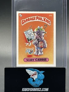 Topps Garbage Pail Kids 1986 serie 1 versione UK Mini Scary Carrie #25B 0e3 - Foto 1 di 2