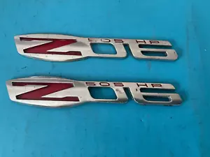 2005-2013; C6 Corvette Z06 emblemas Fender usados gm 15812355 - Imagen 1 de 1