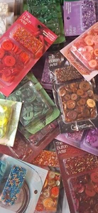 The Button Artist Craft Buttons and Beads-18 colours - card, crafts, & pictures - Picture 1 of 41