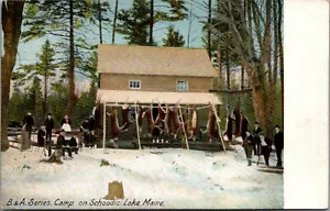 Schoodic Lake ME ~ 12 hombres y niños con rifles @ campamento de caza ~ 14 en cuerda de ciervo ~ c1905 - Imagen 1 de 2