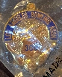 Los Angeles Bowling Association ~ 300 Award ~ Lapel Pin ~ Rare ~ New Collectible - Picture 1 of 3