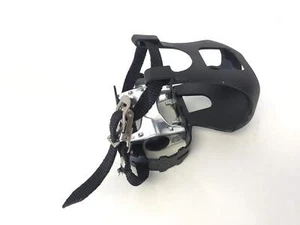 H.F Exchange Right Foot Pedal Set | Exercise Bike Pedal and Toe Clips Cage - Picture 1 of 6