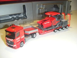 Herpa 314664 MB Actros Goldhofer Semi Tieflader Vögele Asphalt Fertiger Kutter - Bild 1 von 13