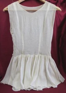 1930s ANTIQUE OLD THIN FINE COTTON FABRIC BALLERINA DRESS - Picture 1 of 12