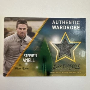Arrow Staffel 4 Stephen Amell als Oliver Queen Kleiderschrankkarte B1 - Bild 1 von 2
